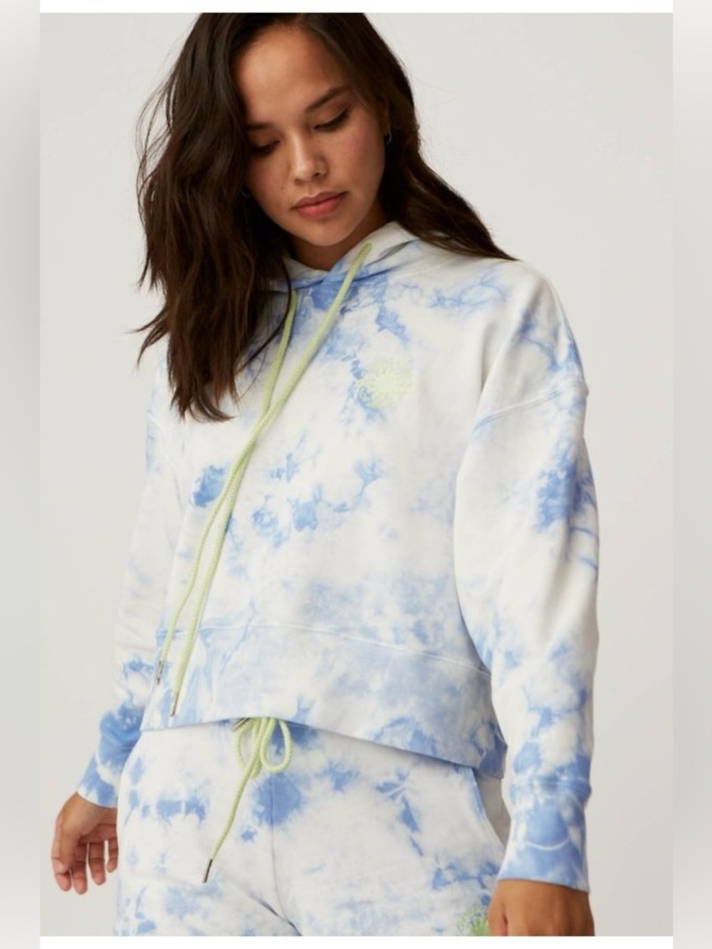 DAYDREAMER Sunny‎ People Shrunken Hoodie White Periwinkle Cloud Small (runs big)